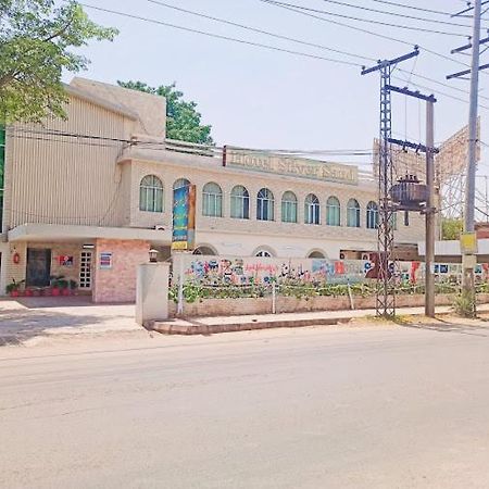 Hotel Silver Sand Multan Exteriör bild