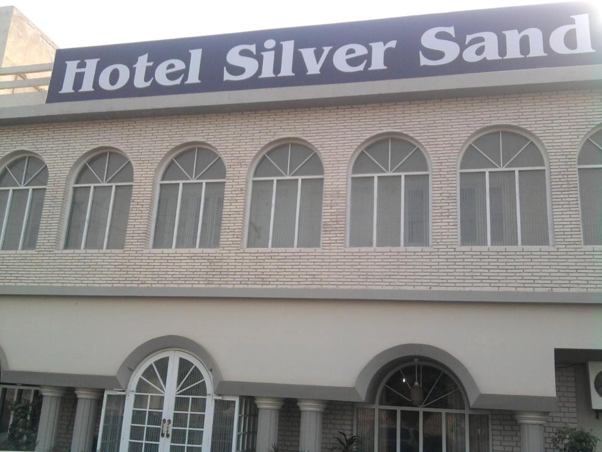 Hotel Silver Sand Multan Exteriör bild