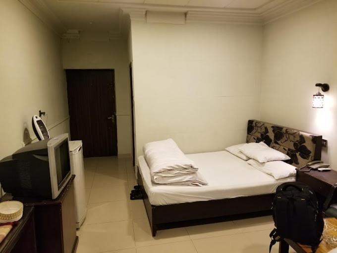 Hotel Silver Sand Multan Exteriör bild