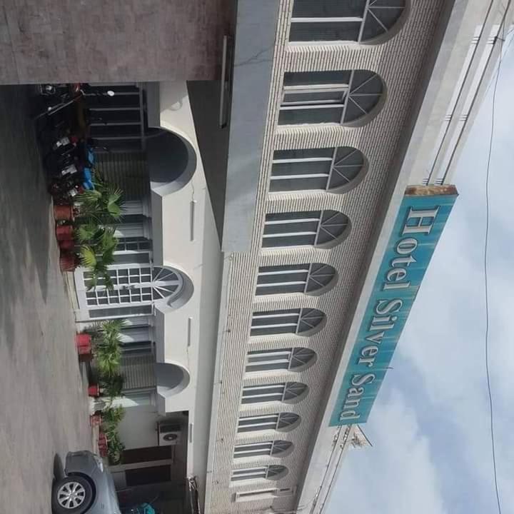Hotel Silver Sand Multan Exteriör bild
